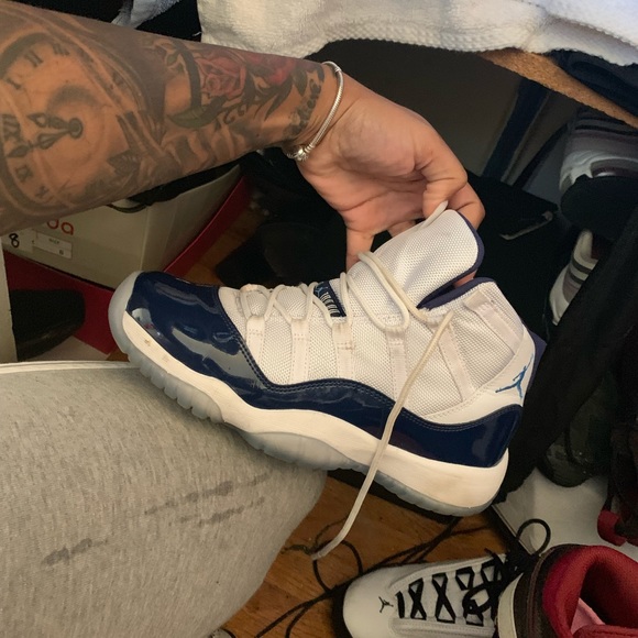 Sneakers - Picture 3 of 8